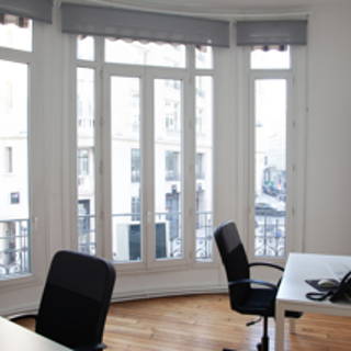Bureau privé 12 m² 3 postes Location bureau Rue d'Aboukir Paris 75002 - photo 1
